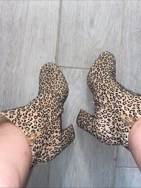 Leopard Print Ankle Booties - Tan
